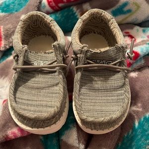 Hey dudes size 6 Toddler